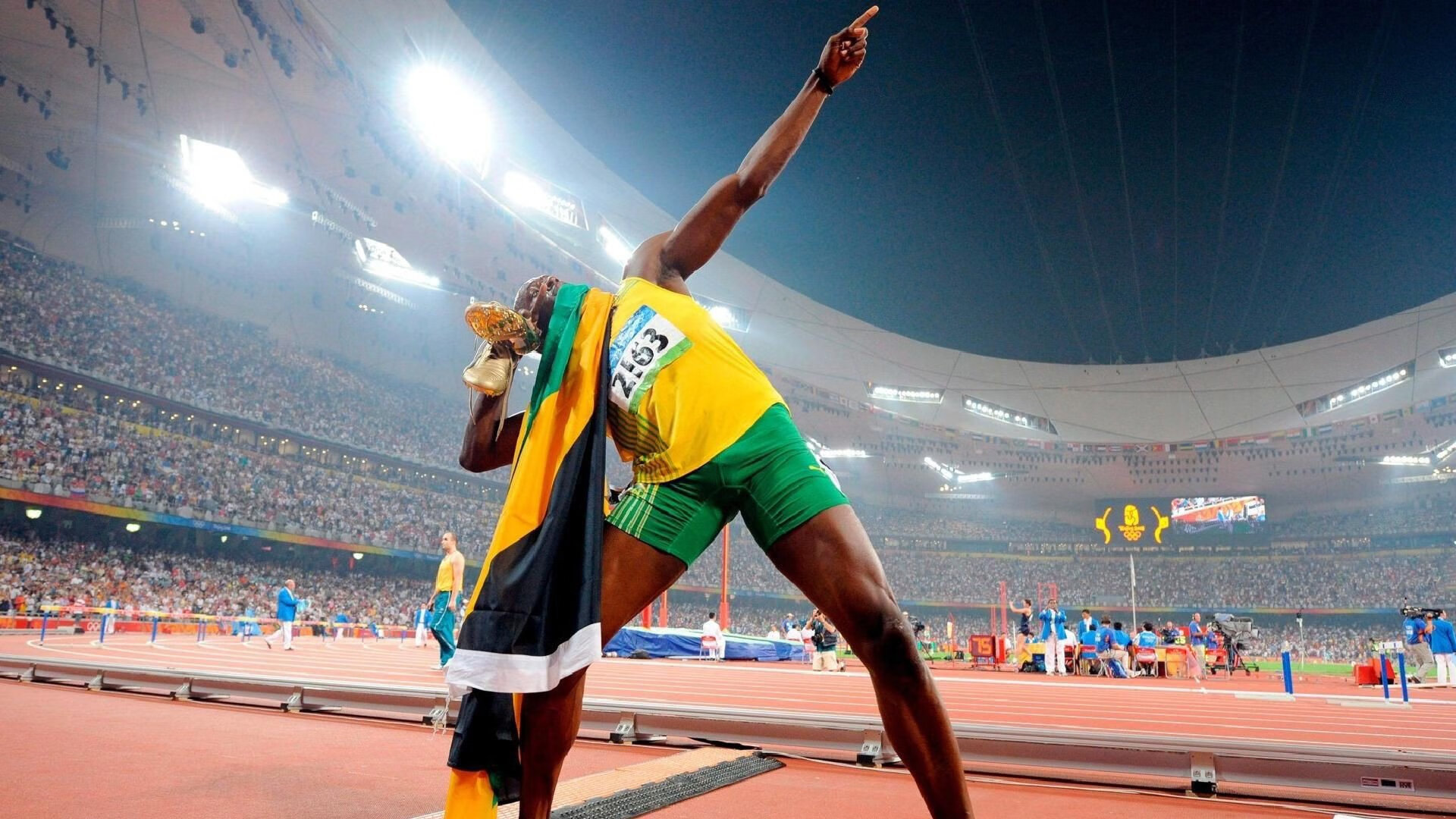 欧洲冠军联赛：拜仁逆转晋级，豪门激烈对话！，冠军欧洲 拜仁